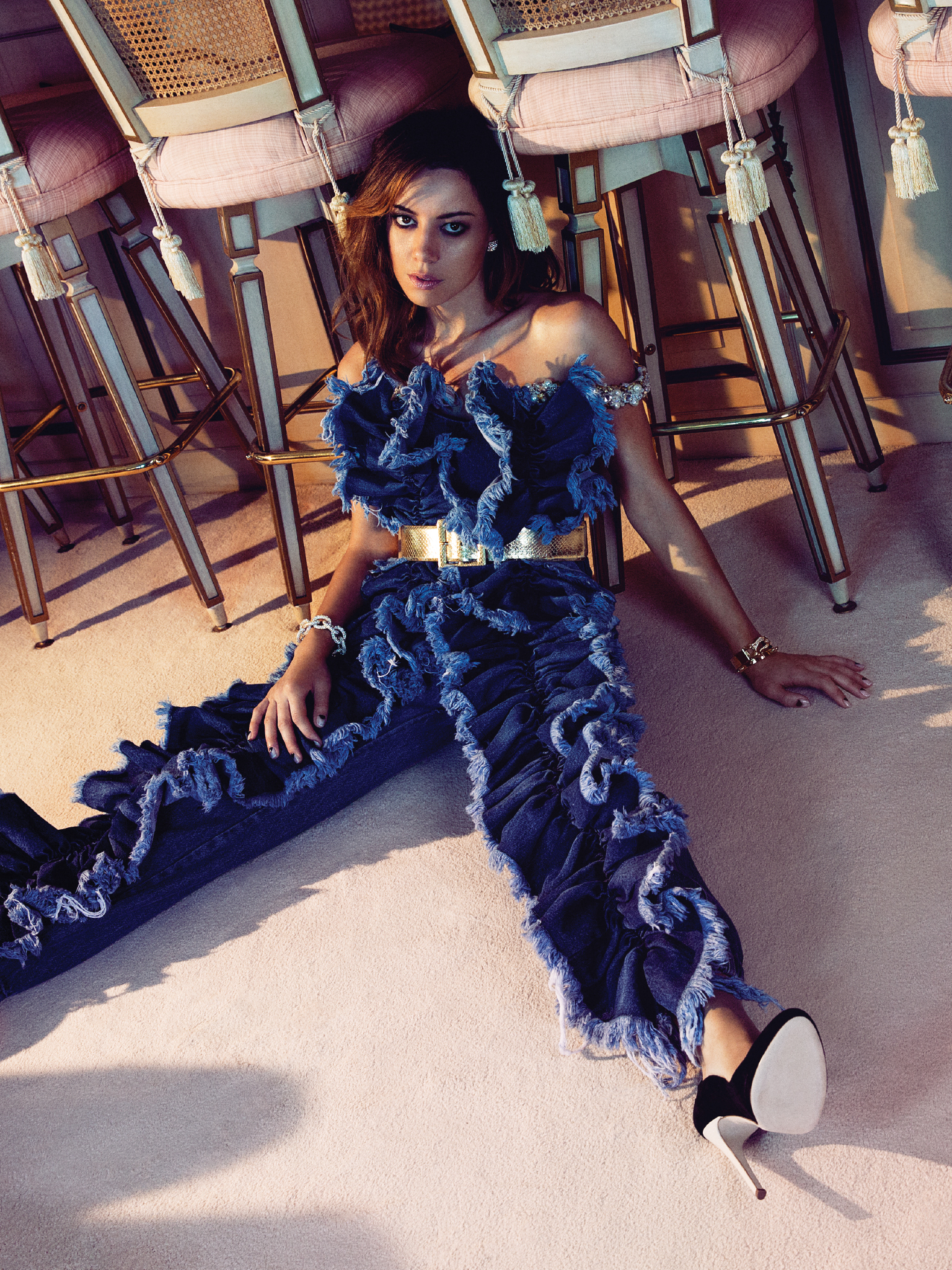 1536x2048  Скачать потрясающие обои Aubrey Plaza | Wallpapers.com