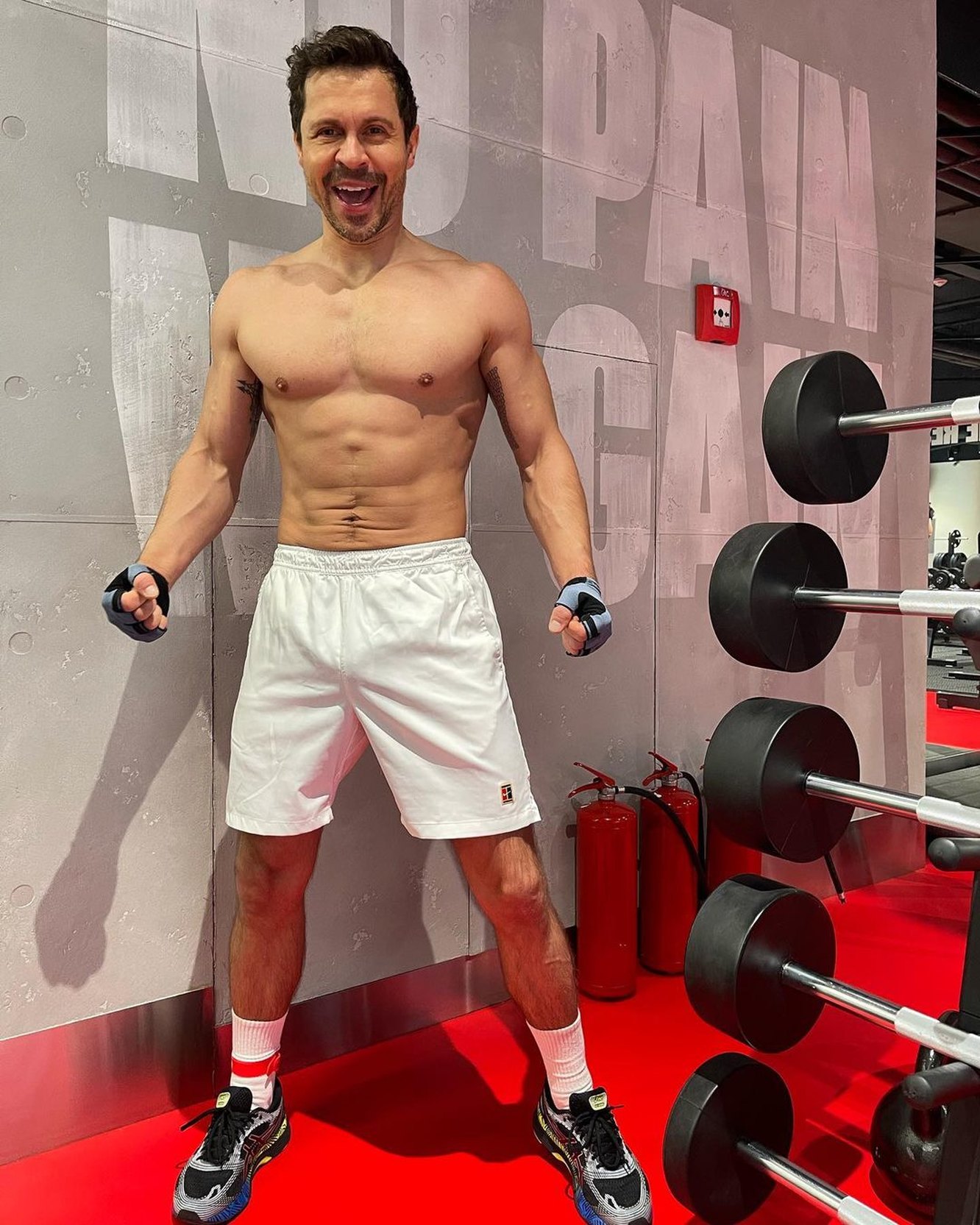 1332x1665  Павел Деревянко on Instagram: “Он сказал поехали! И махнул рукой. Photo:  @damir_zhukenov Style: @creation_13 Grooming: @valentina_krutogolovova Set  designe:…”