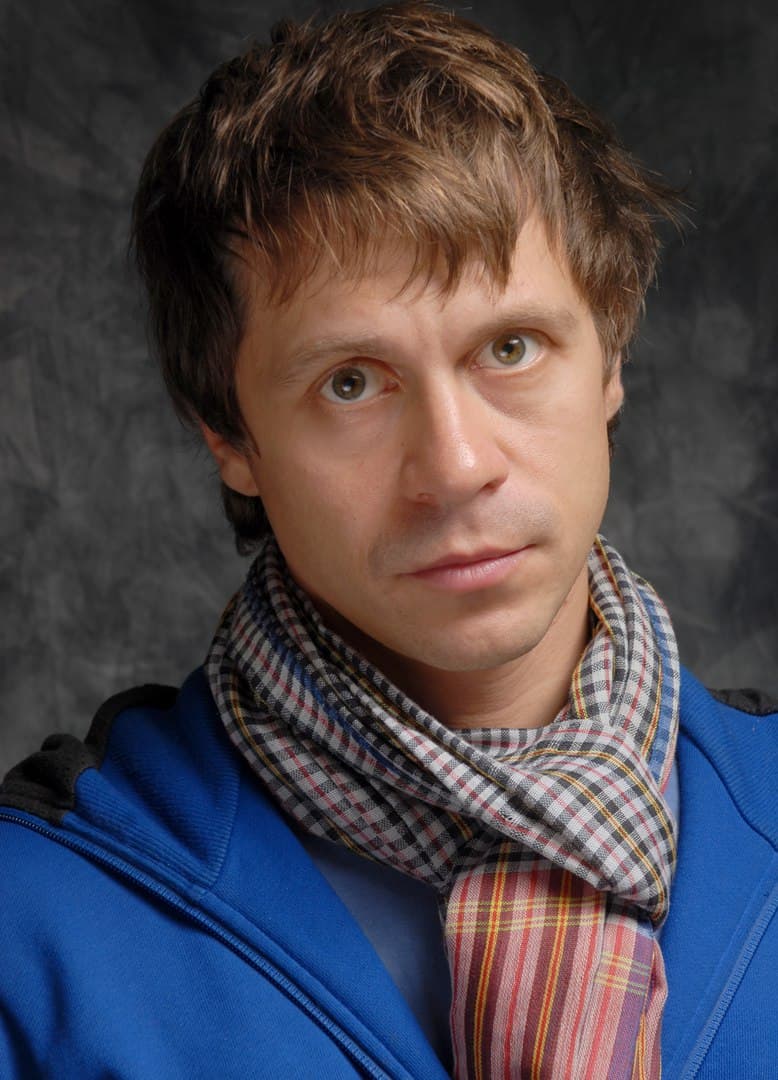 778x1080  Павел Деревянко на обложке майского номера GQ | GQ Россия