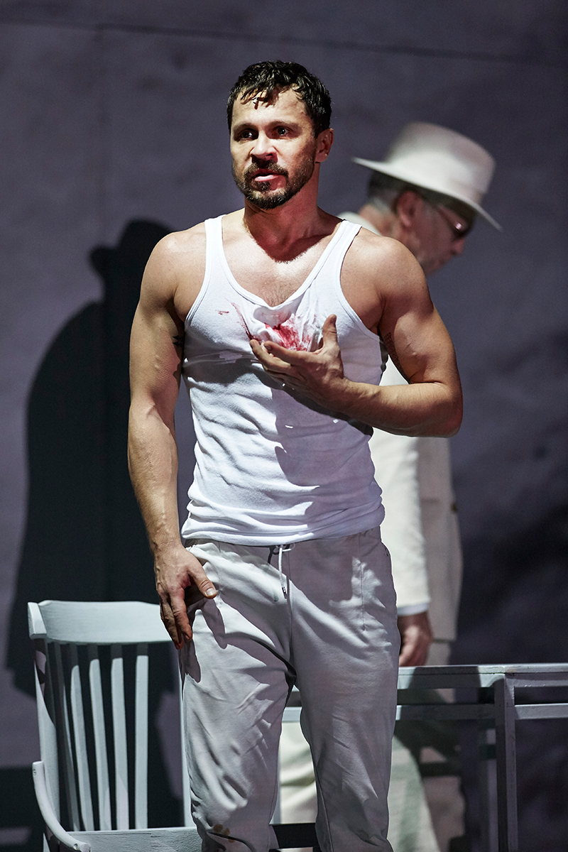 800x1200  Никаких скандалов, никаких измен! Павел Деревянко и его возлюбленная  сделали официально заявление о расставании