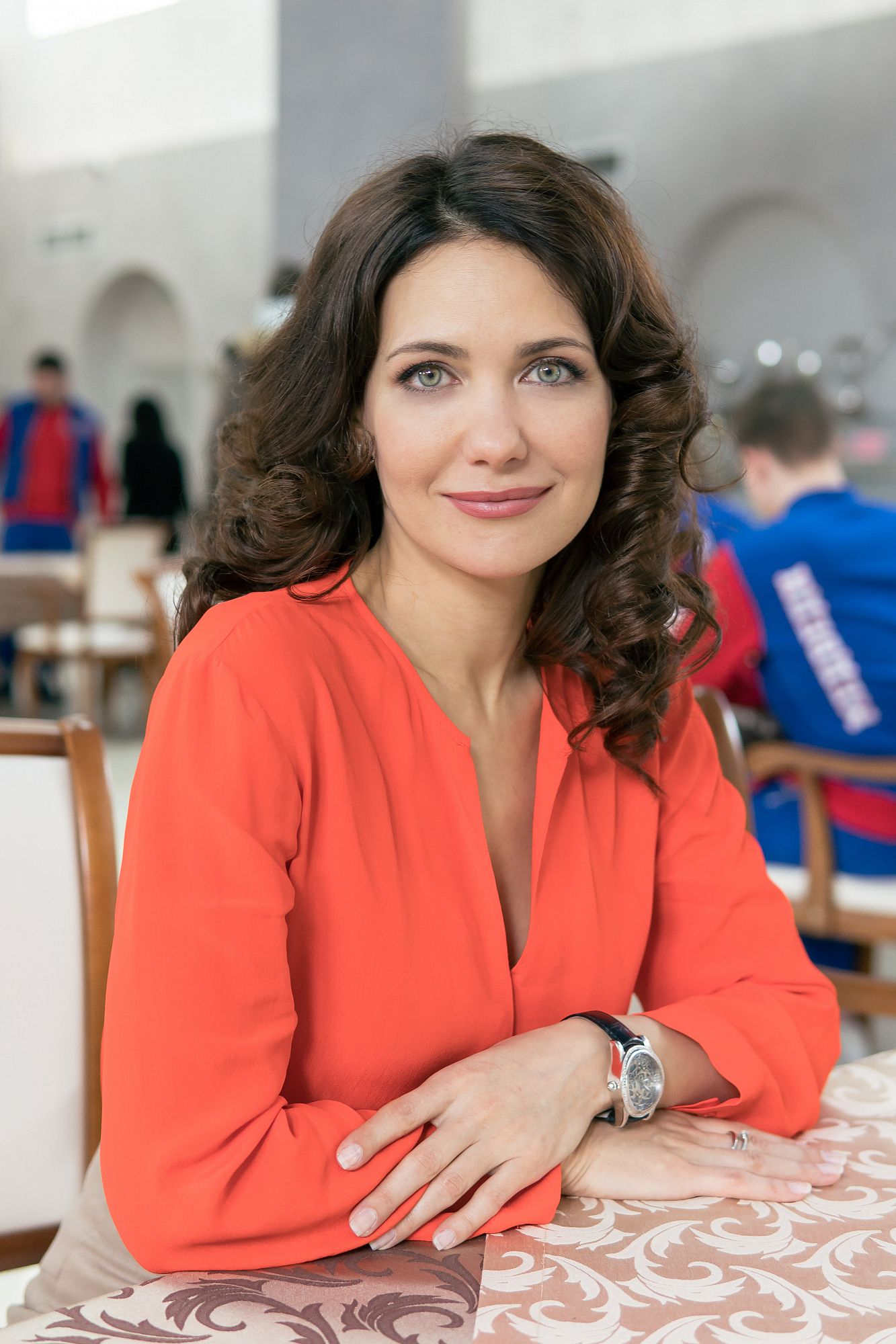 1333x2000  Екатерина Климова без белья блеснула на закрытии ММКФ - KP.RU