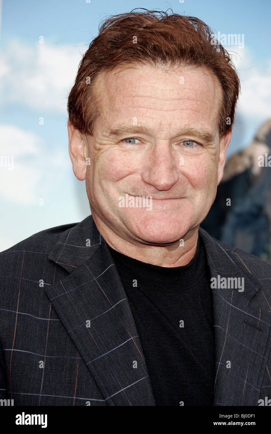 869x1390  Скачать высокооплачиваемый комик Робин Уильямс Обои | Wallpapers.com