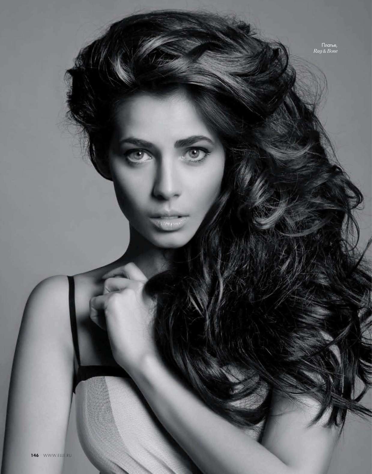 1239x1579  Как нежный цветок»: 35-летняя Юлия Снигирь восхитила фолловеров фото без  мейкапа | WMJ.ru