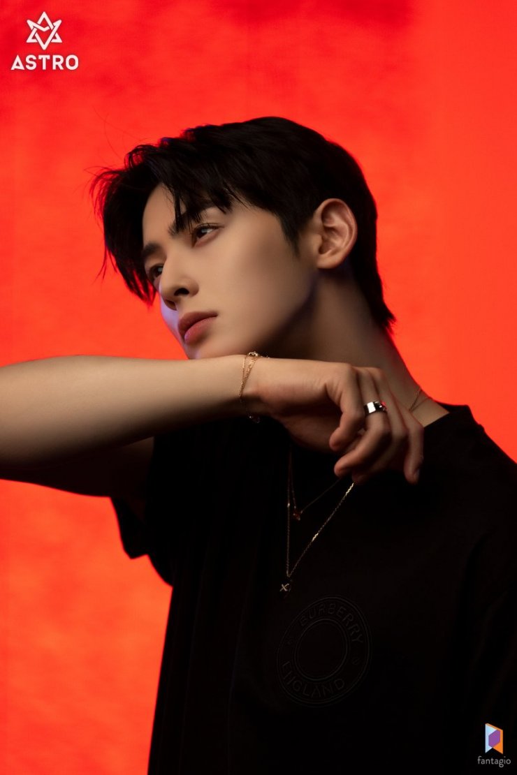 740x1110  Юн Ву обои? Да, пожалуйста! | Astro Amino