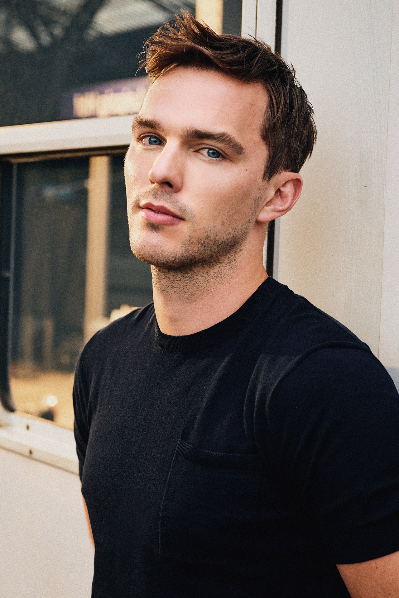 1280x1920  HD Nicholas Hoult Walpapers | Пикпкс