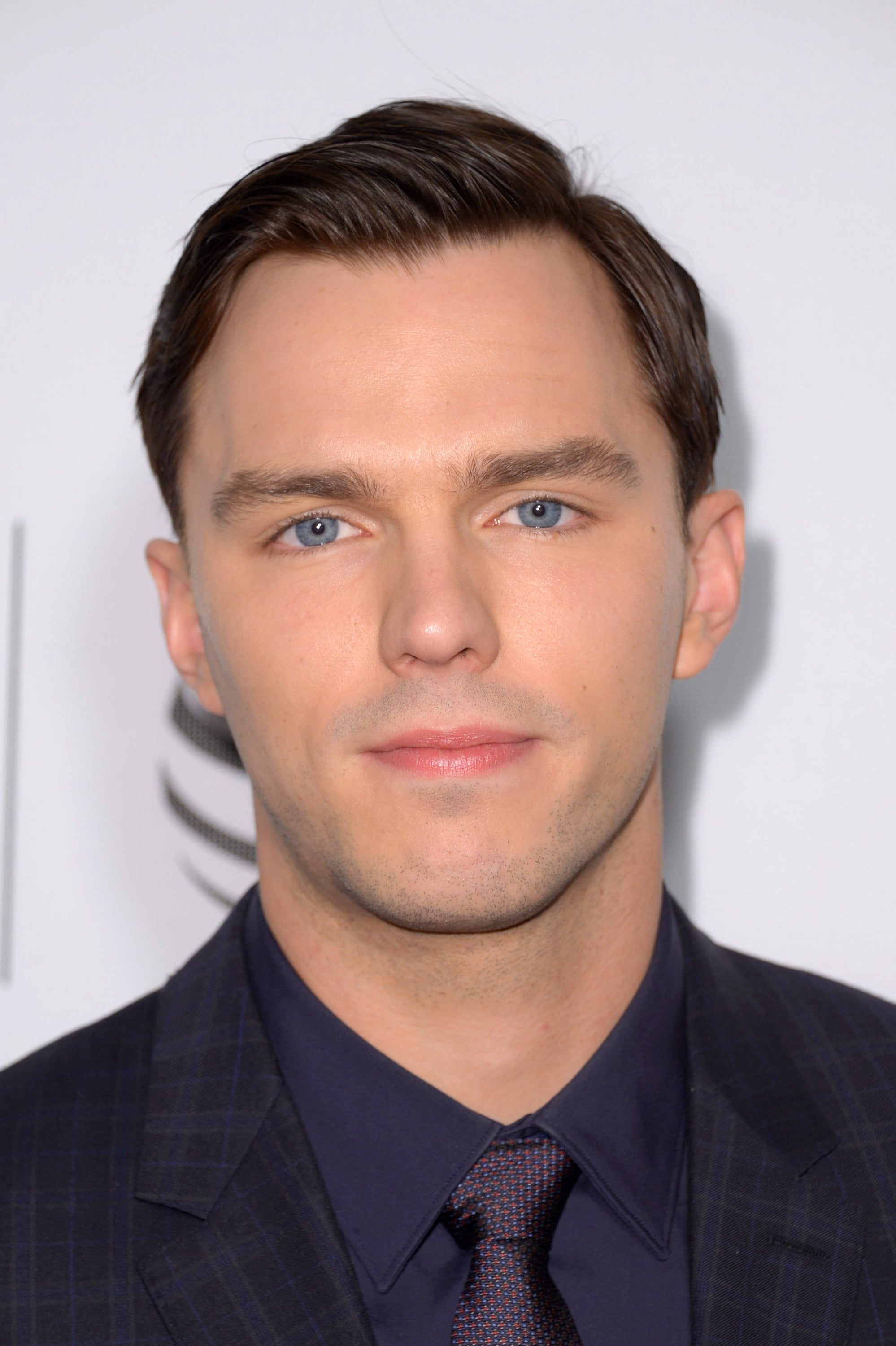 1998x3000  Николас Хоулт как R - теплые тела - автографы знаменитости чернила