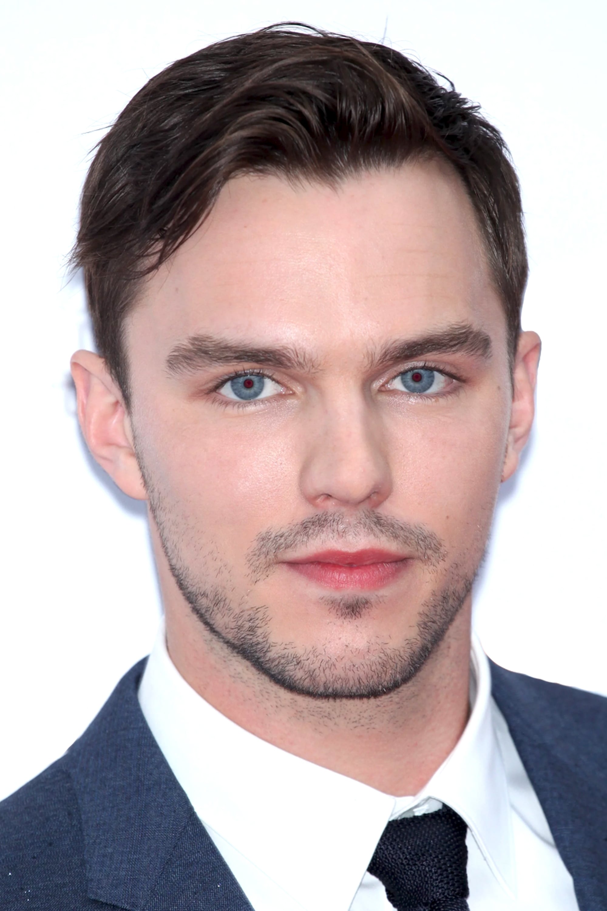 2000x3000  Премьера Nicholas Hoult x Men: возврат к семидесятым | Британский GQ | Британский GQ