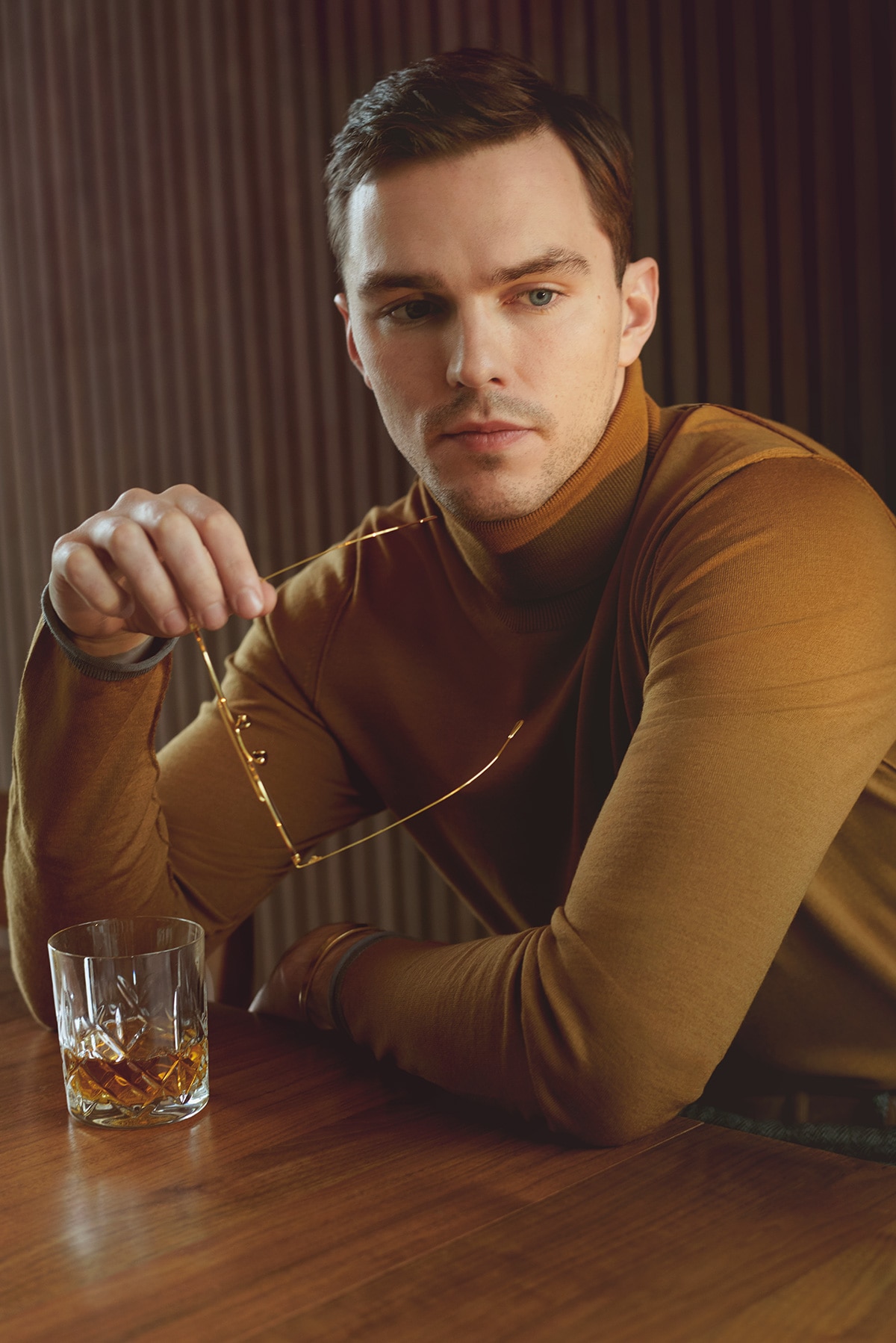 1200x1798  Фотографии, новости и изображения Николаса Холта - Магарила