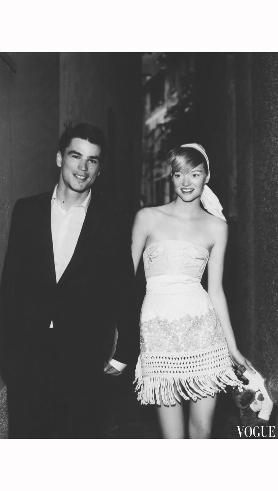 1123x1980  Джош Харнетт, 43 года, выглядит неузнаваемым после того, как отшельник Ex-Teen Heartphoth возрождается в редком внешнем виде красной ковровой дорожки | Солнце