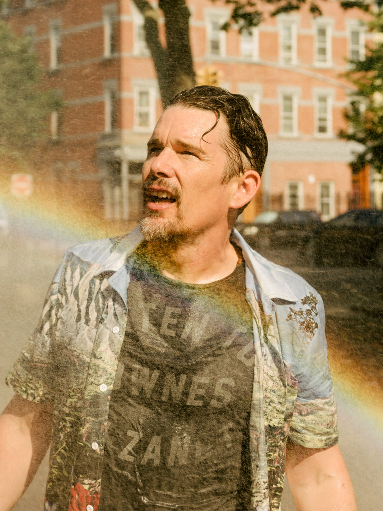 768x1024  Итан Хоук Фотографии и фотографии | Фанданго