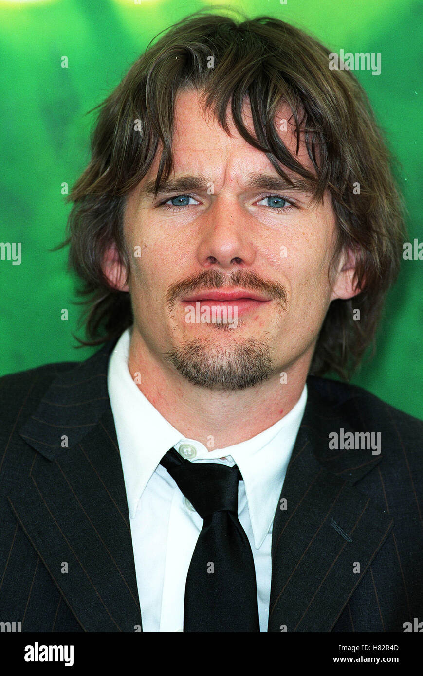 869x1390  Этан Хоук 图片 照片 从 Moise15 |照片 图像 图像