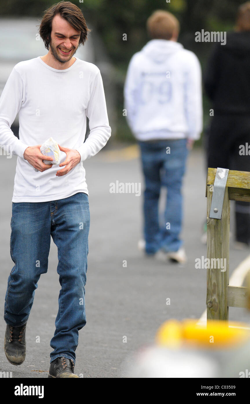 863x1390  Доминик Купер, Джозеф Гилгун - Доминик Купер и Джозеф Гилгун Фото - Зимбио