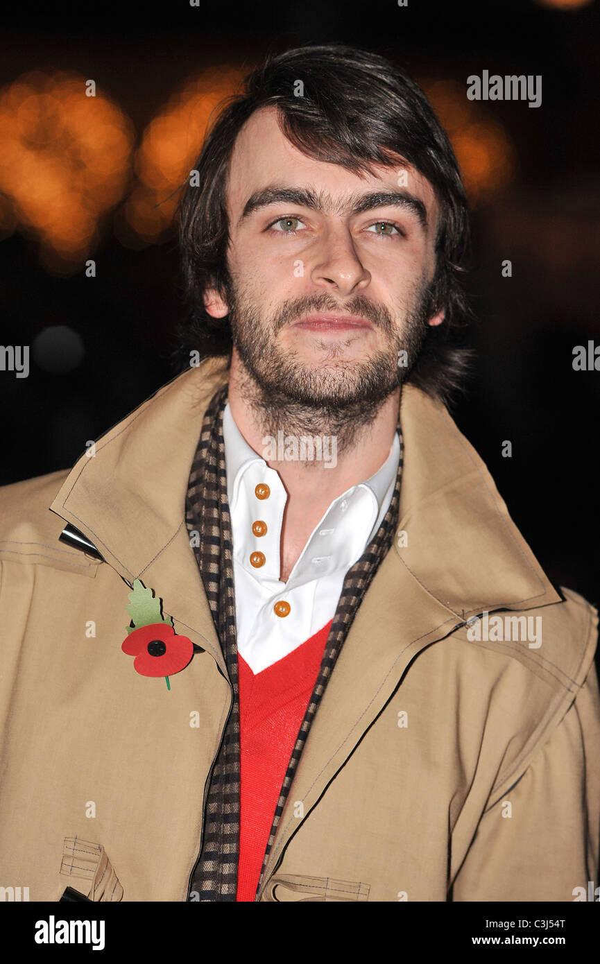 865x1390  Gilgun Banque de Photographies et D'Image