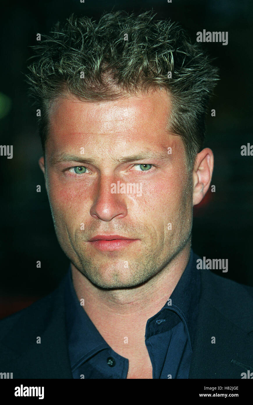 869x1390  Amazon.de: Однажды Ansehen | Главное видео