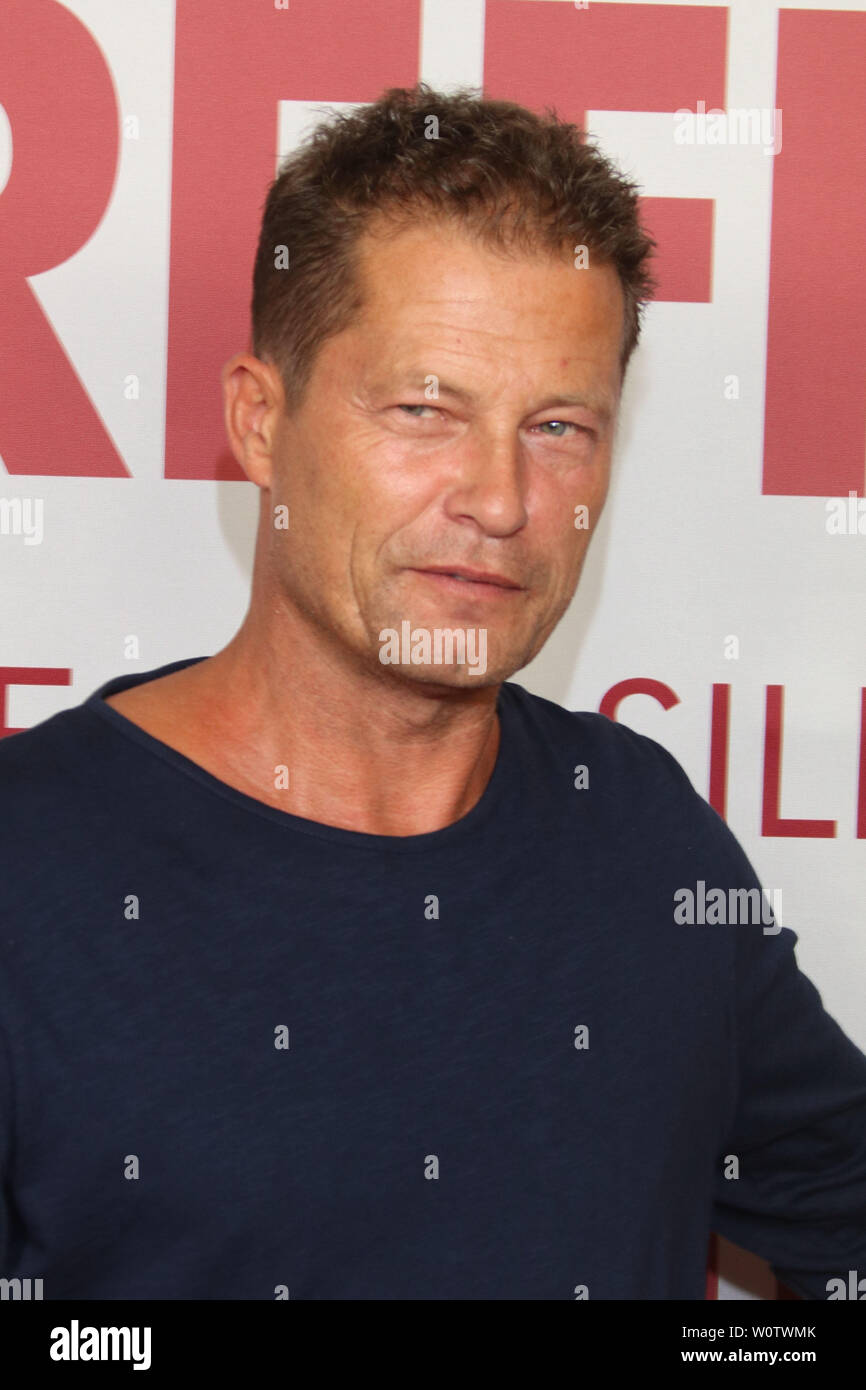 866x1390  Til Schweiger HD обои | Pxfuel