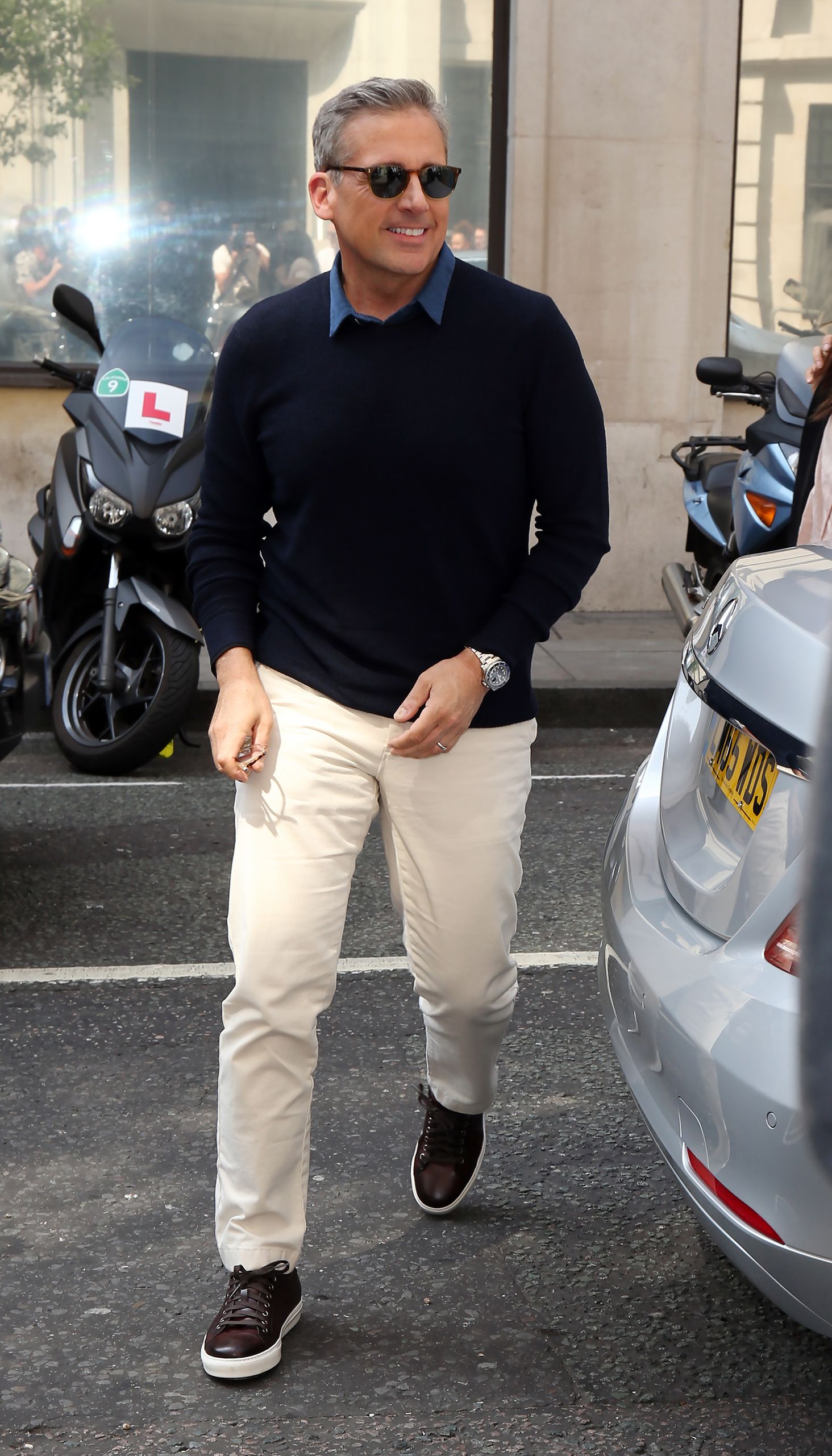 1464x2562  Идентификатор обоев: 325196 / телешоу «Утреннее шоу» Телефон Обои, Стив Карелл, 1440x2560 Скачать бесплатно