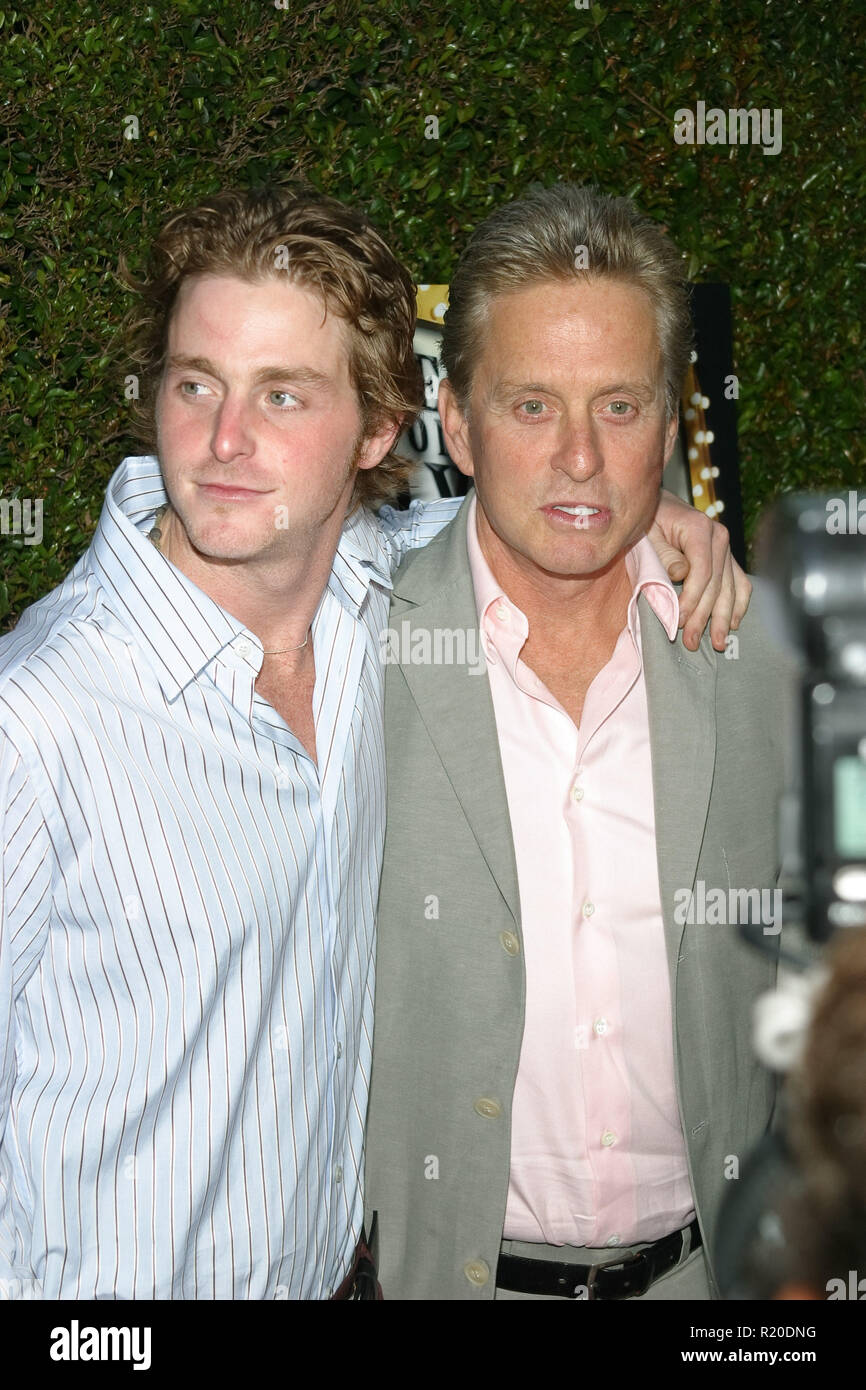 866x1390  Майкл Дуглас Стоковые Фотографии, Роялти Михаил Дуглас Изображения | Депозитфотос