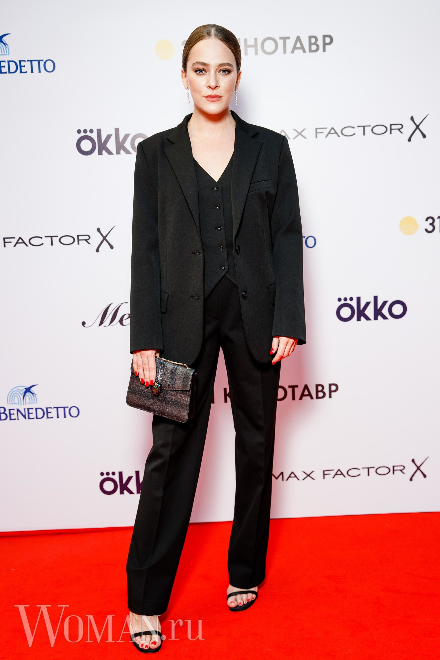 1440x2160  Аглая Тарасова - Aglaya Tarasova фото №1274788 - Аглая Тарасова на открытии  кинофестиваля 'Кинотавр-2020' в Сочи | 11.09.2020