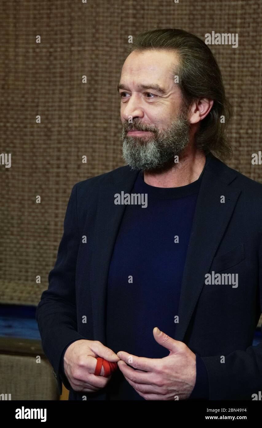 853x1390  Actor vladimir mashkov hi-res stock photography and images - Alamy