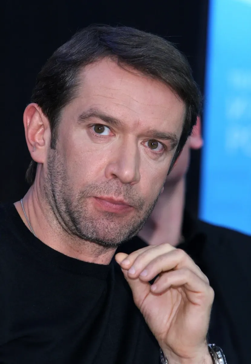 830x1200  И звездам тяжко бросать курить: 15 знаменитостей, который отказались от  сигареты – по какой причине