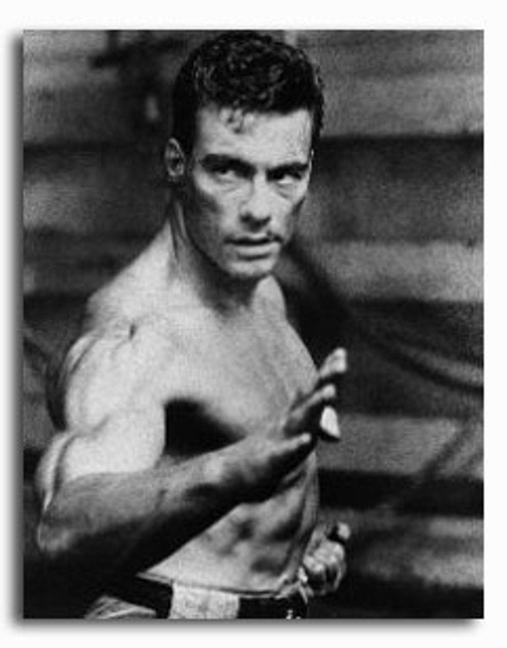 1002x1280  Жан-Клод Ван Дамм Зейгт: Итак, хэт, мужчина, а, 50, мусскетн. GQ Германия