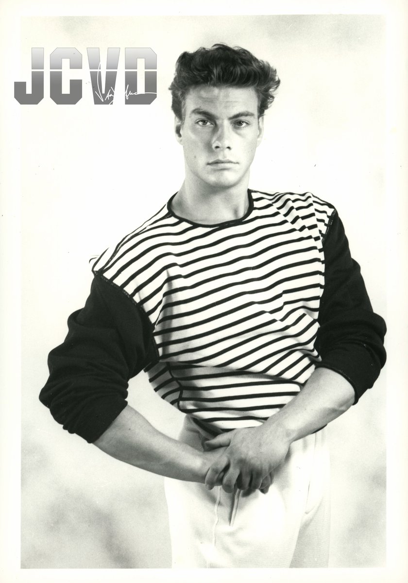 840x1200  Жан-Клод Ван Дамм Вейл Сейн Брудер фон Эйнем Тайландисхен Кикбоксер Зум Круппел Гесшлаген Вурде, Ласст Сич Курт Слоан (Жан-Клод Ван Дамм) в Монателэнджере Тортур Селбст в Дизере Кэмпфарт Шулен. *** Местная подпись ***