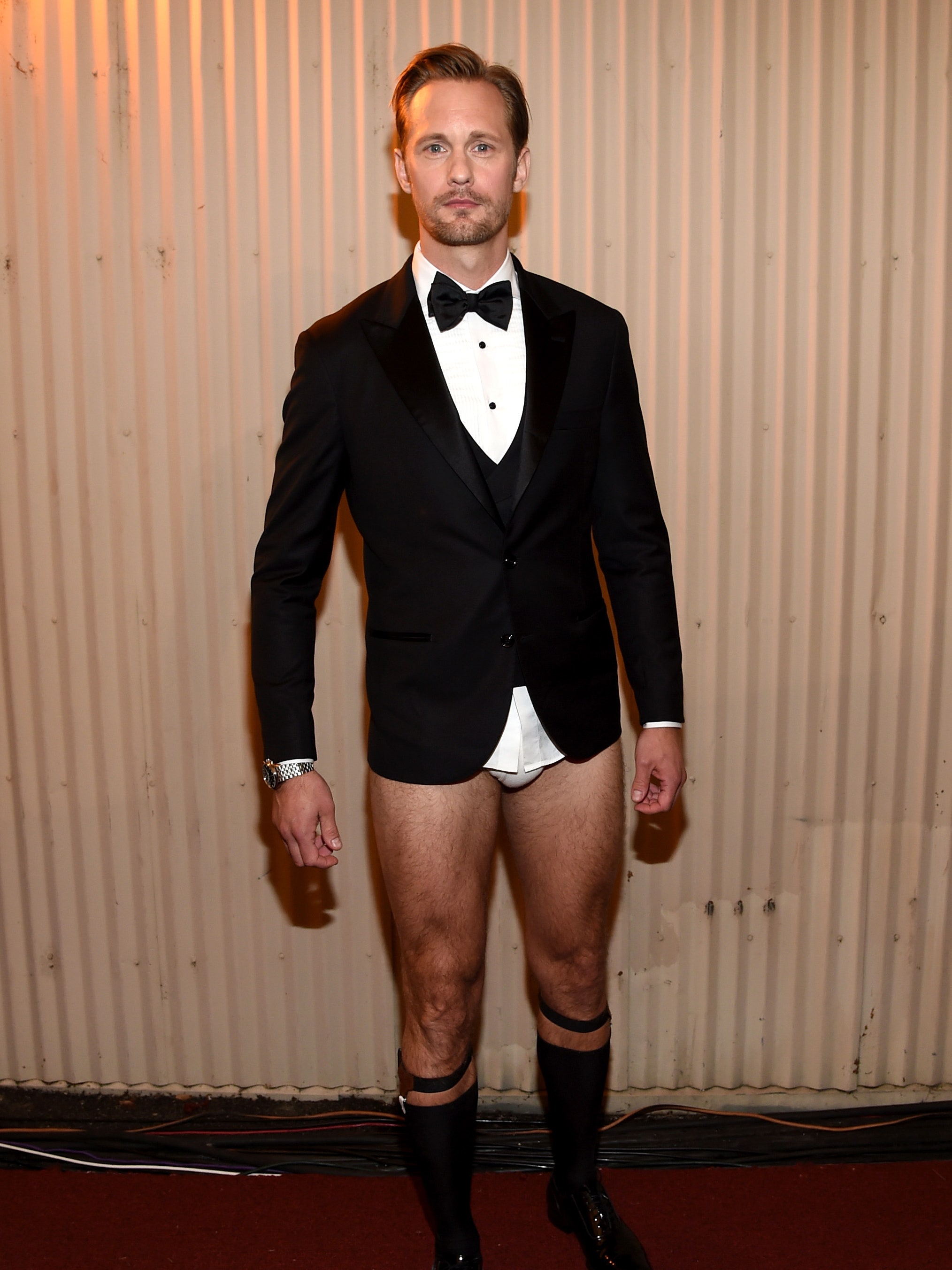 2028x2704  Лос -Анджелес - 11 января: Александр Скарсгард на 23 -й ежегодной премии «Выбор критиков» в Barker Hanger 11 января 2018 года в Санта -Монике, Калифорния Стоковая Фото - Alamy