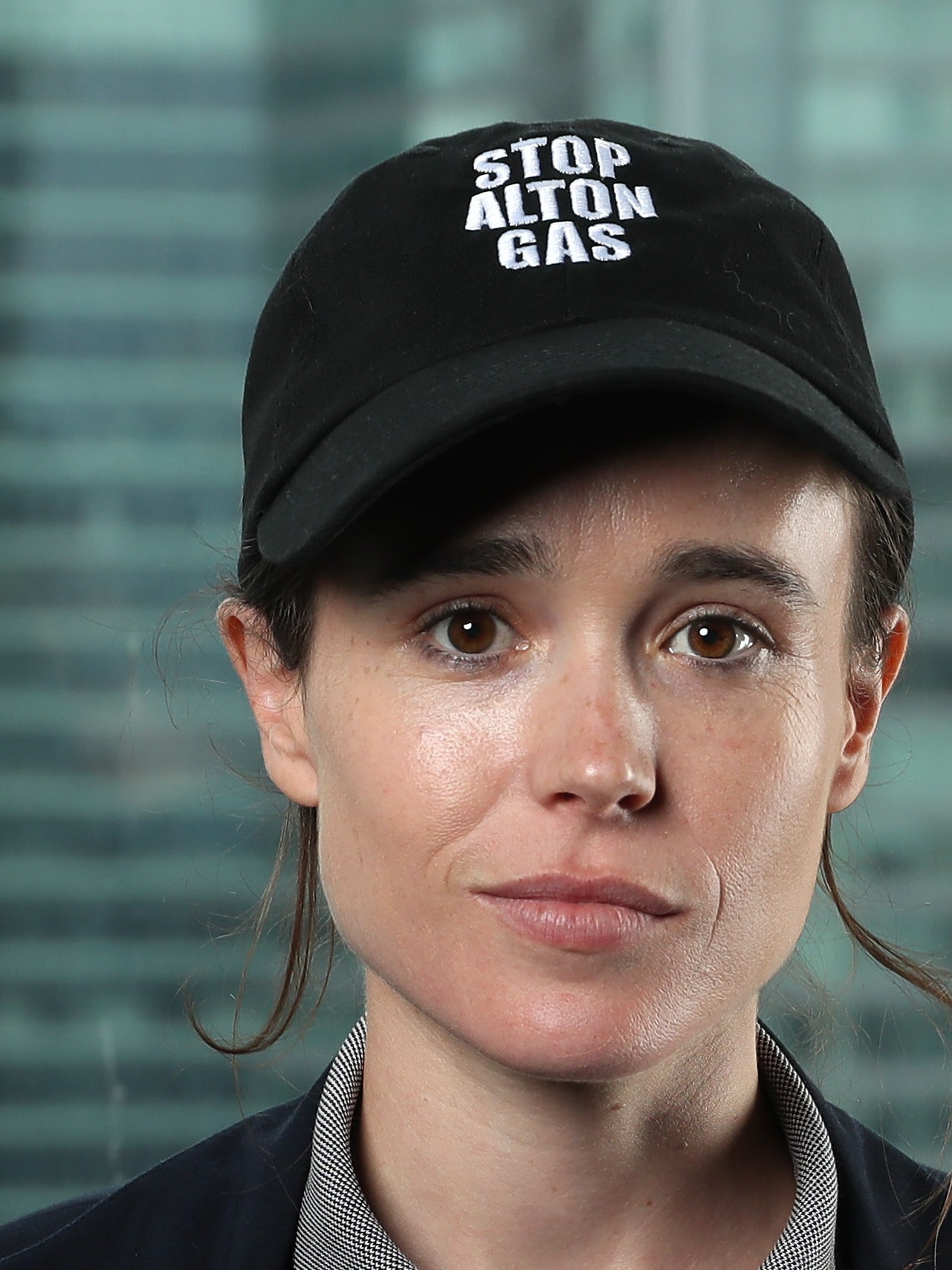 1281x1708  Эллиот Пейдж размышляет о том, чтобы быть транс, радостью и переходом в новой обложке Esquire | Подростка Vogue