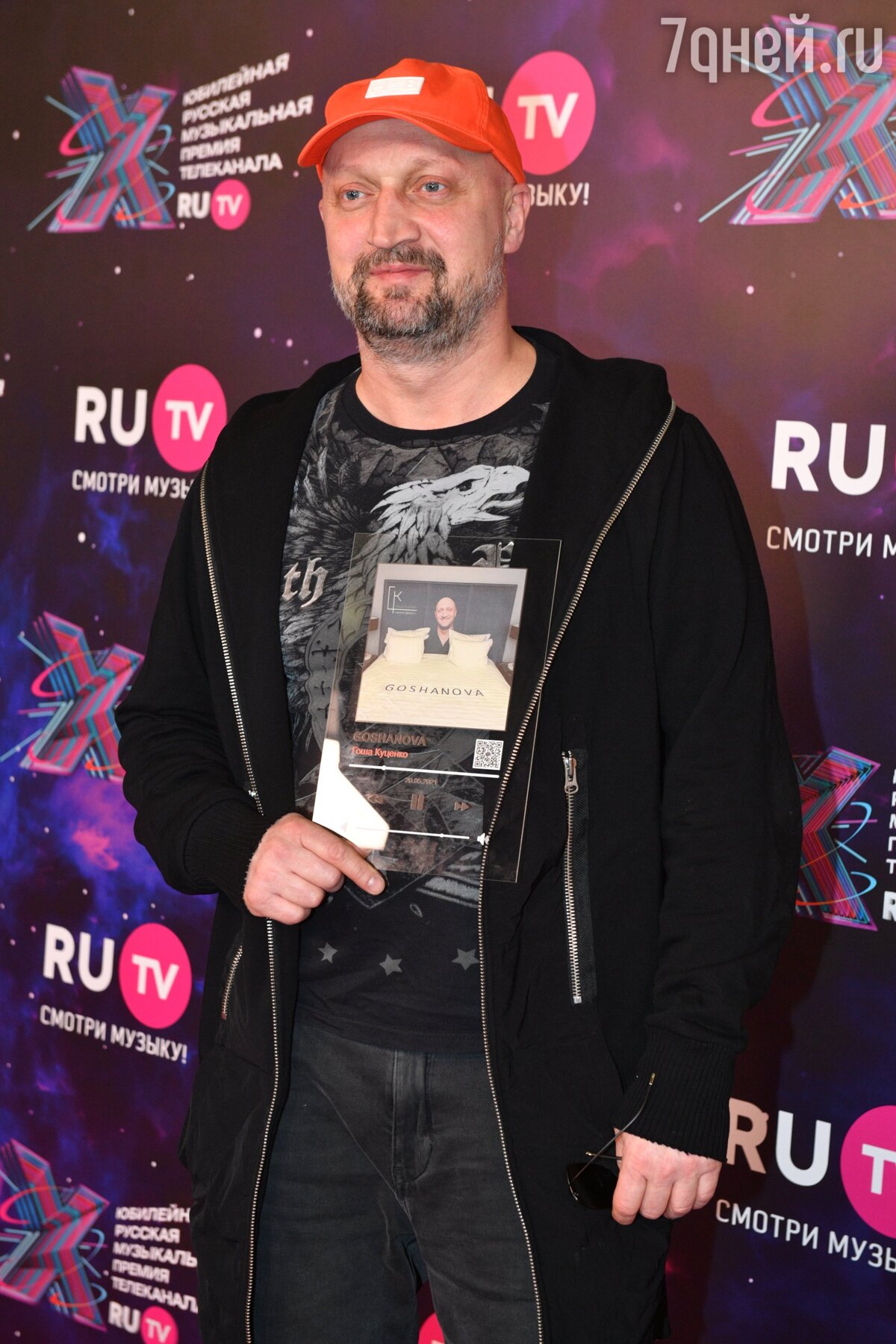 1200x1800  Женатого Куценко застукали в компании модели, которая годится ему в дочери