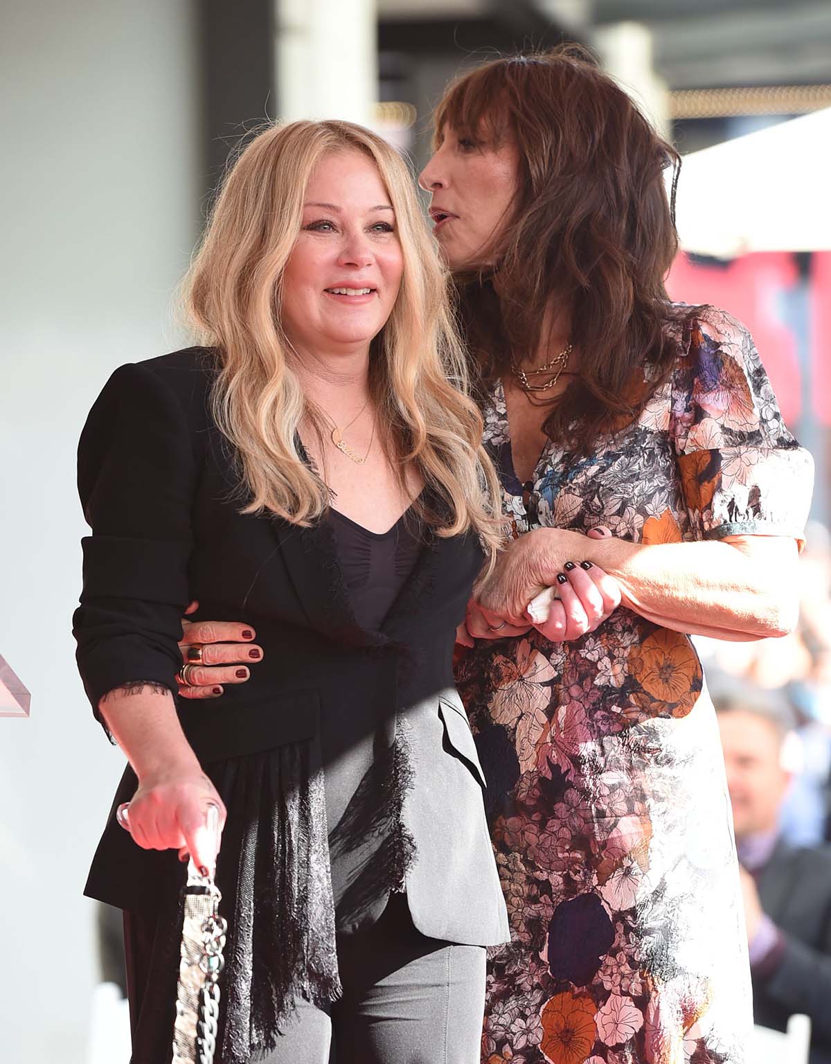 1200x1536  Бесплатный удивительный HD обои фон Кристины Эпплгейт