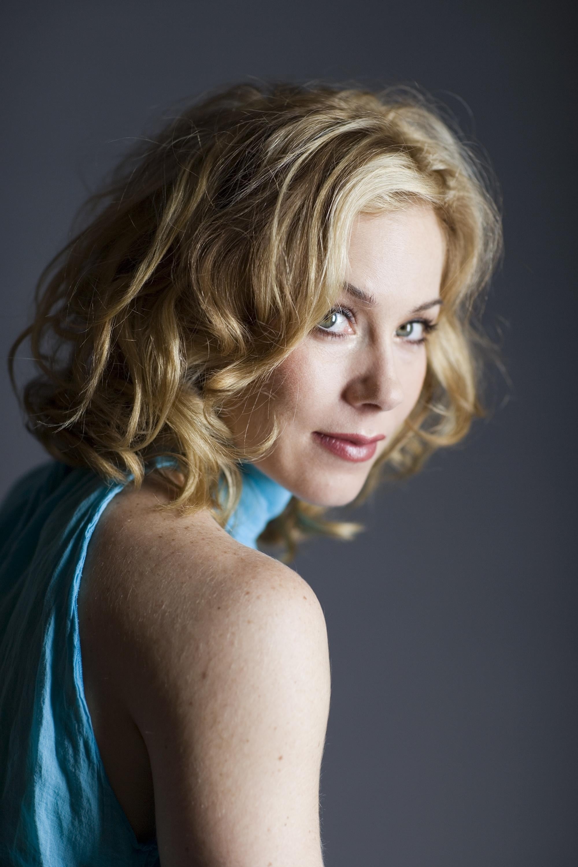 2000x3000  Кристина Эпплгейт Билдер, плакат \ u0026 Fotos | MoviePilot.de