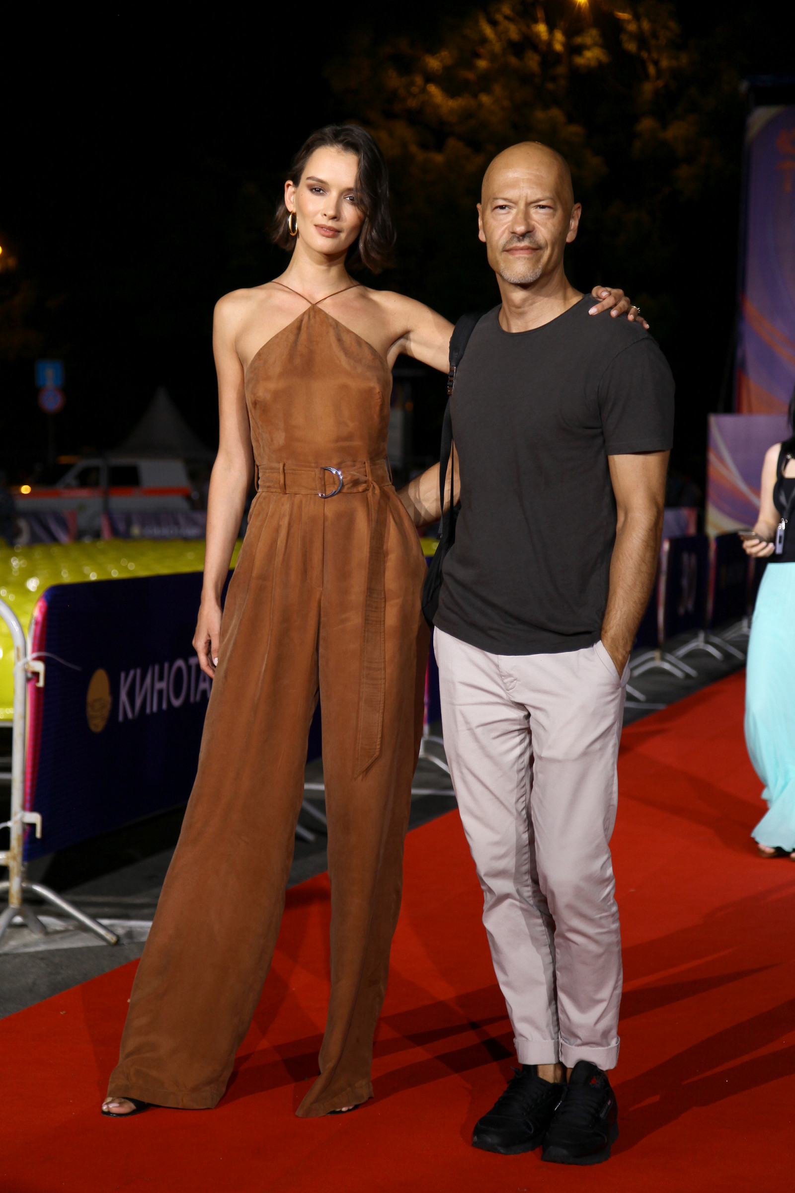 1600x2400  Паулина Андреева - Paulina Andreeva фото №1246503 - Паулина Андреева -  премьера фильма \"Гроза\" в рамках Кинотавра