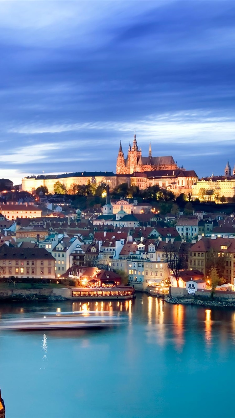750x1334  Prague Чехия Карлов мост река город ночной вид огни 750x1334 iPhone 8/7/6 / 6S обои фоновое изображение изображение