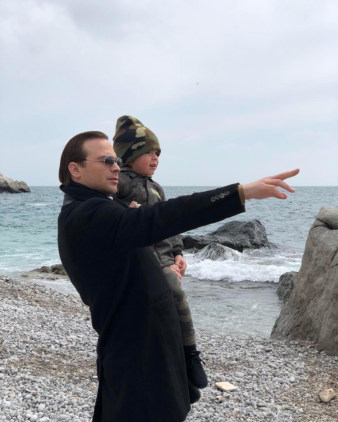 1080x1349  Алексей Чадов опубликовал редкое фото с сыном | OK-magazine.ru