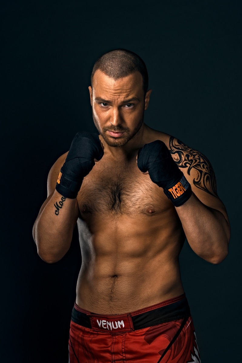 799x1200  Алексей Чадов: «У парня не должны трястись колени» | THR Russia