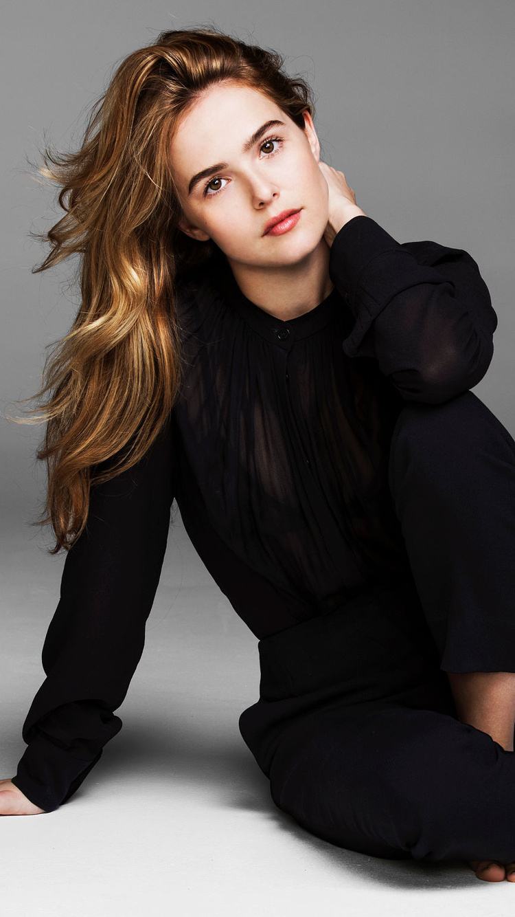 750x1334  Обои идентификатор: 380310 / знаменитость Zoey Deatch Телефон Обои, боке, американская, брюнетка, актриса, карие глаза, 1080x2160