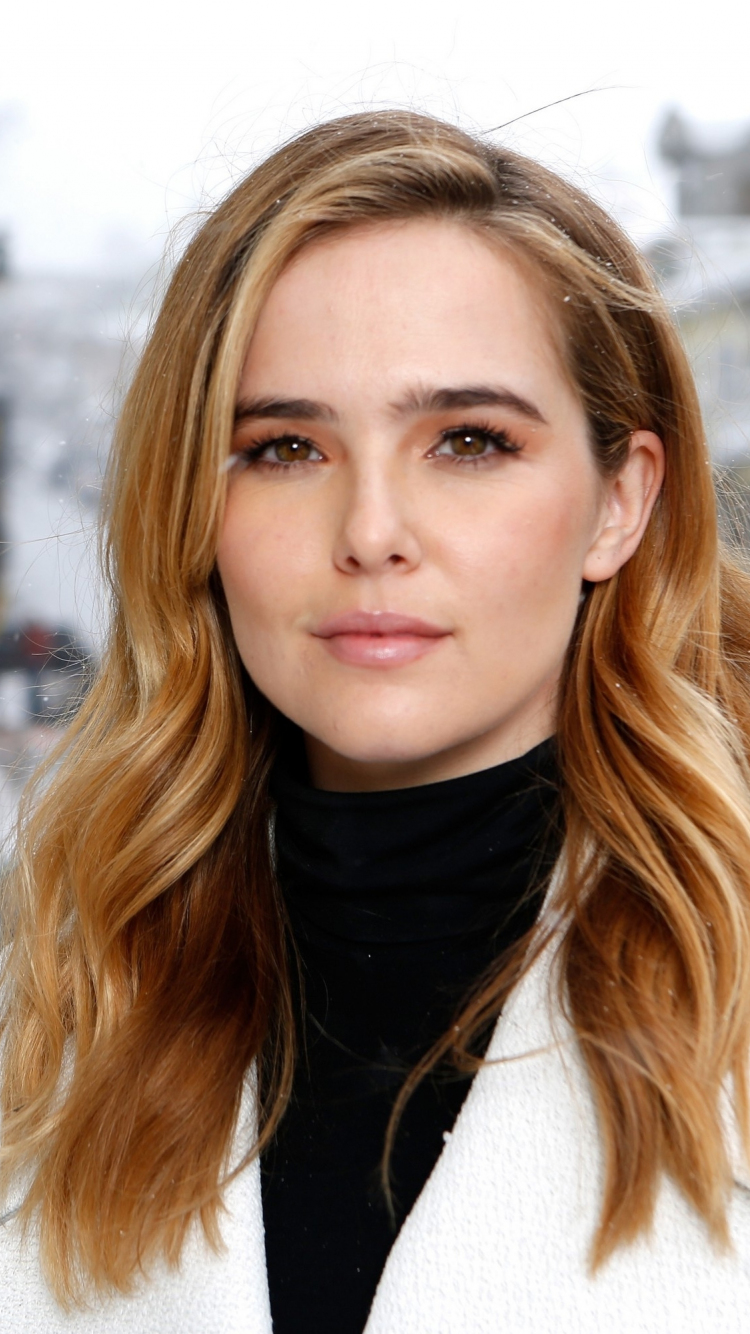 750x1334  Zoey Deutch Photo 145 из 1494 фото, обои - фото № 668619 - Theplace2