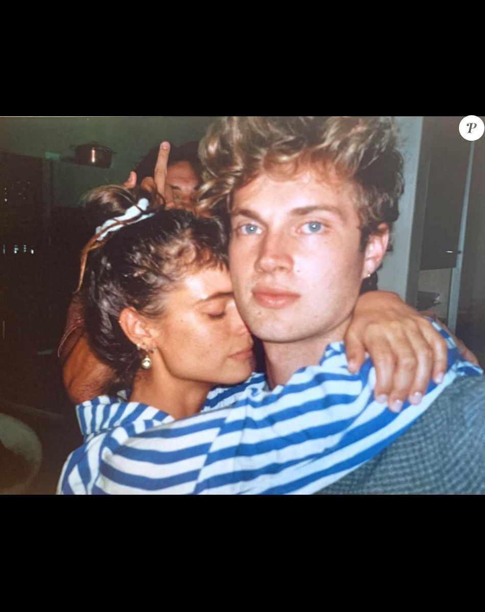 950x1200  Причина смерти Чарльби Дина раскрылась после того, как актриса умерла в 32