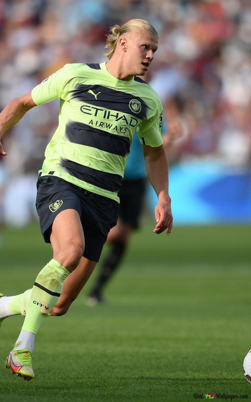 800x1280  Эрлинг Хааланд (# 17, DO). Футбол, ФК Аугсбург (а) - Боруссия Дортмунд (до) 3: 5, Бундеслига, 18 -й день матча, сезон 2019/2020, 18 января 2020 года в Аугсбурге/wwkarena/Germany. Примечание редактора: правила DFL запрещают любые