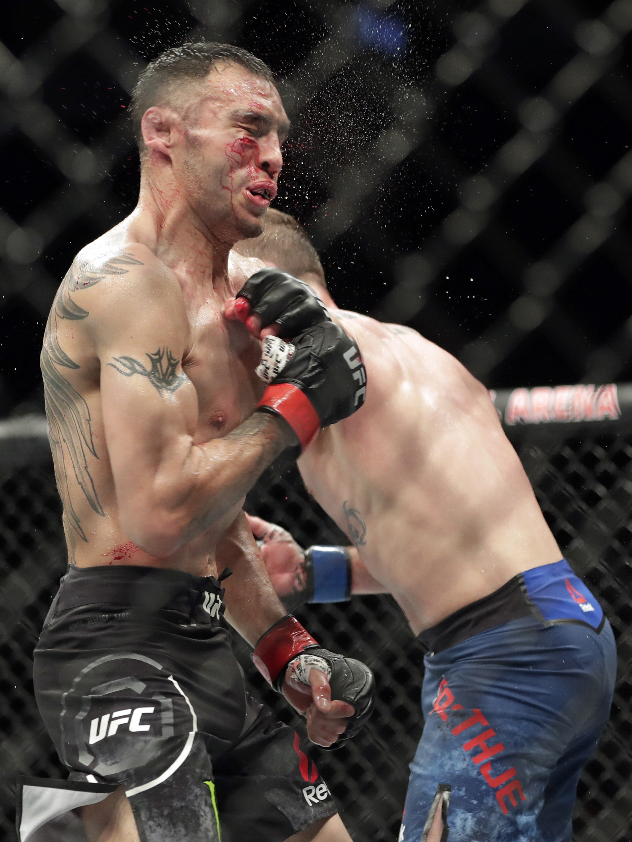 2216x2951  UFC 223: Тони Фергюсон против Хабиба Нурмагоедова | ММА Амино