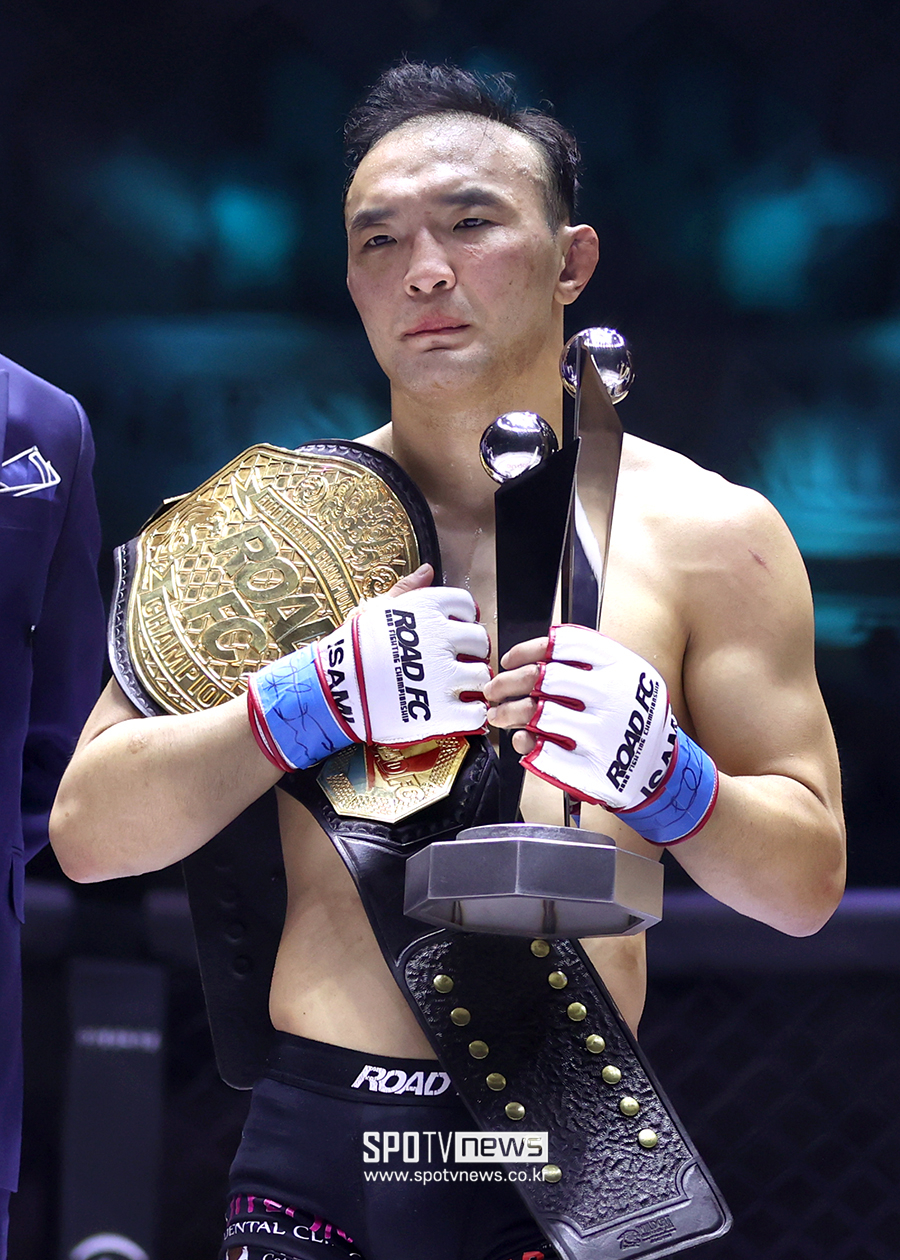 900x1260  Ким Су-Чул, потерянный по решению бывшему чемпиону Беллатора ... Парк Си-Ву \ U0026#39;