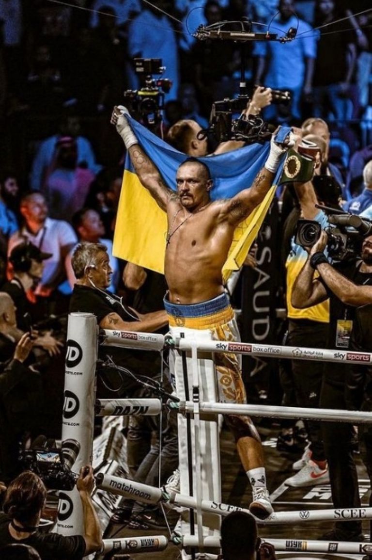 768x1155  Vasyl Lomachenko Blue Neon Lights, украинские боксеры, Лома, Василия Ломаченко, HD обои | Пикпкс