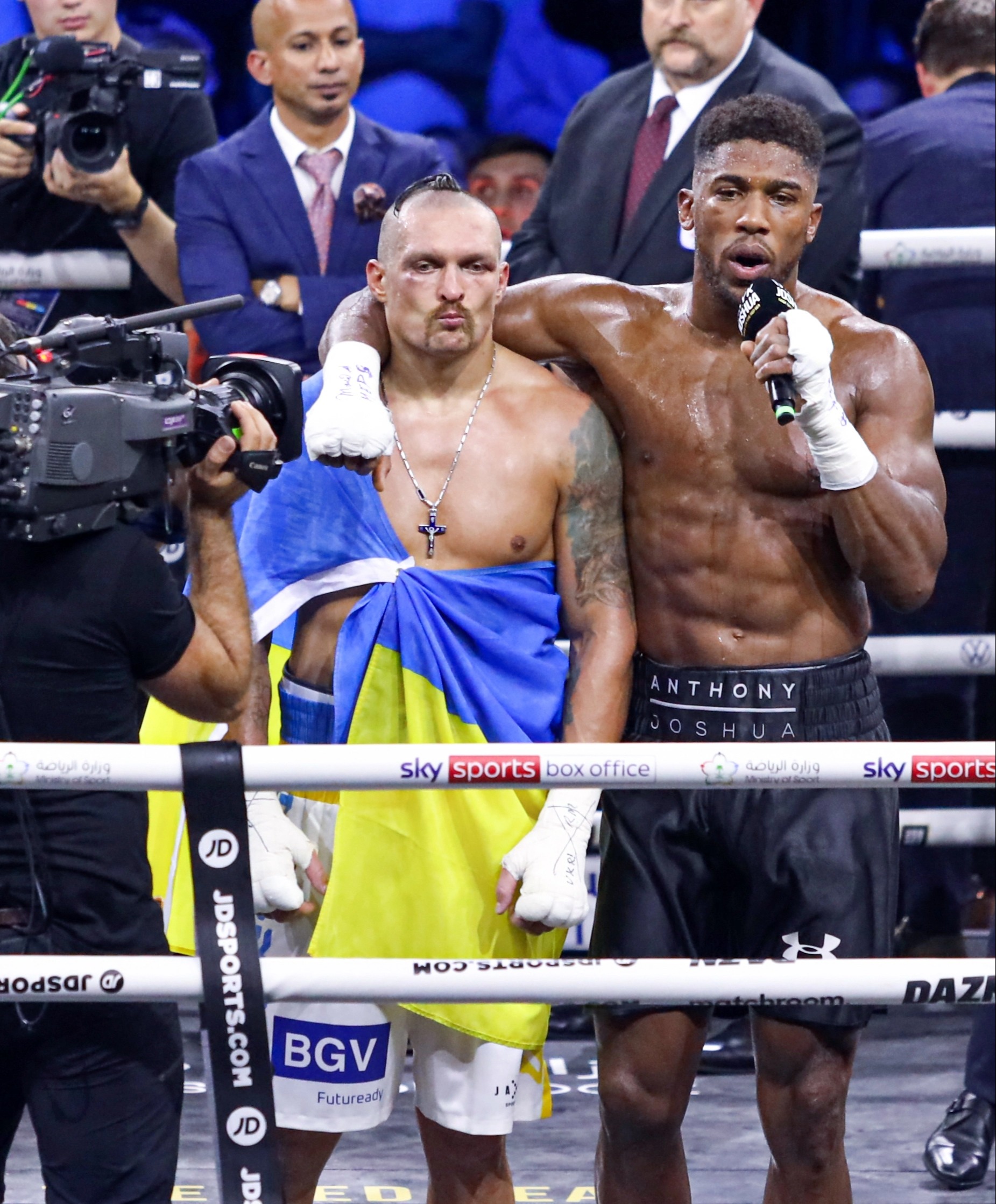 1851x2237  Ярость останавливает Чисору в 10 -м раунде боя с титулом в супертяжелом весе | Тайвань новости | 2022-12-04 07:37:08