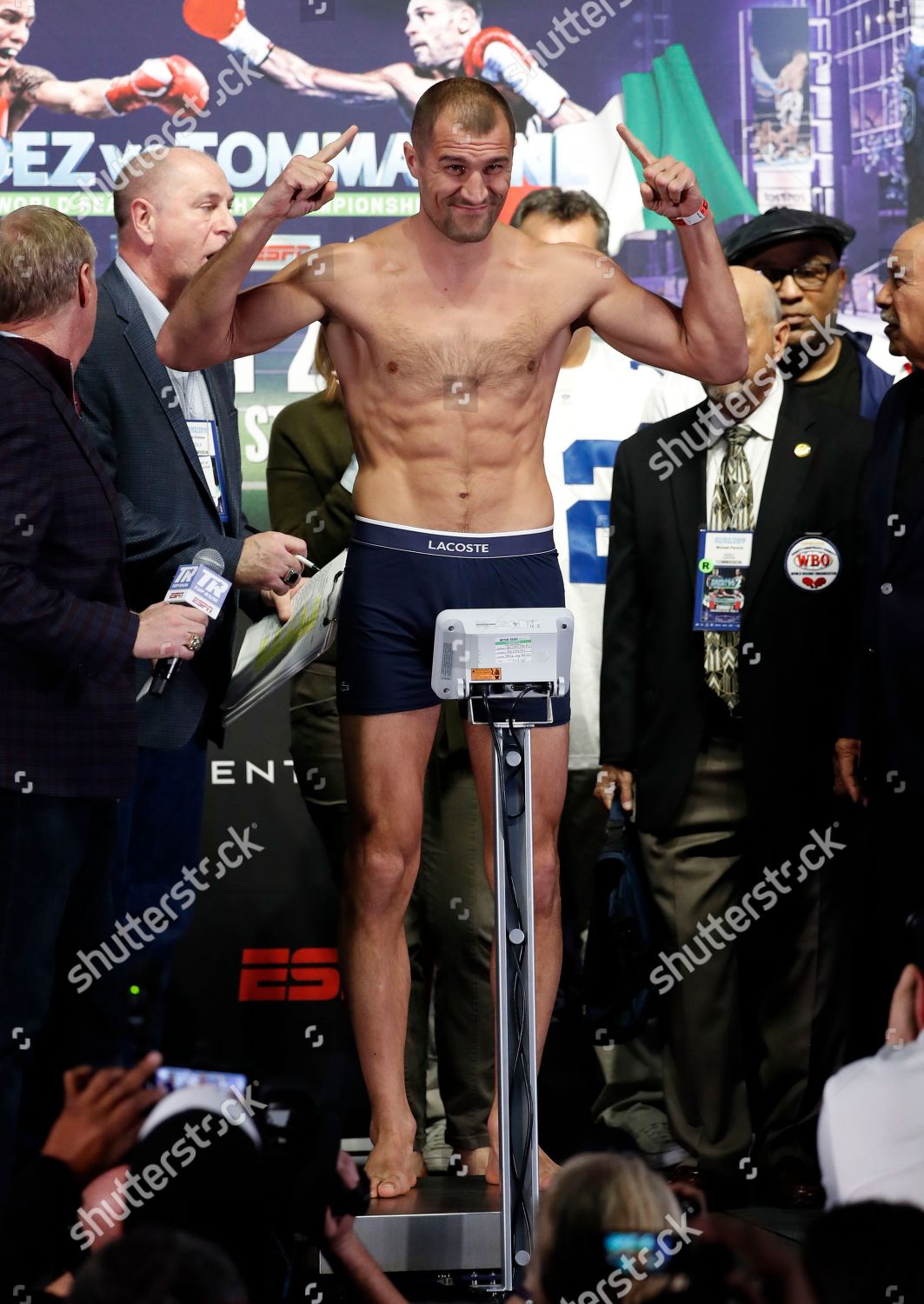 1063x1500  Андре Уорд останавливает Сергея Ковалева в восьмом раунде, чтобы сохранить ремни WBO, WBA и IBF, но судья признает, что совершил ошибку | Солнце