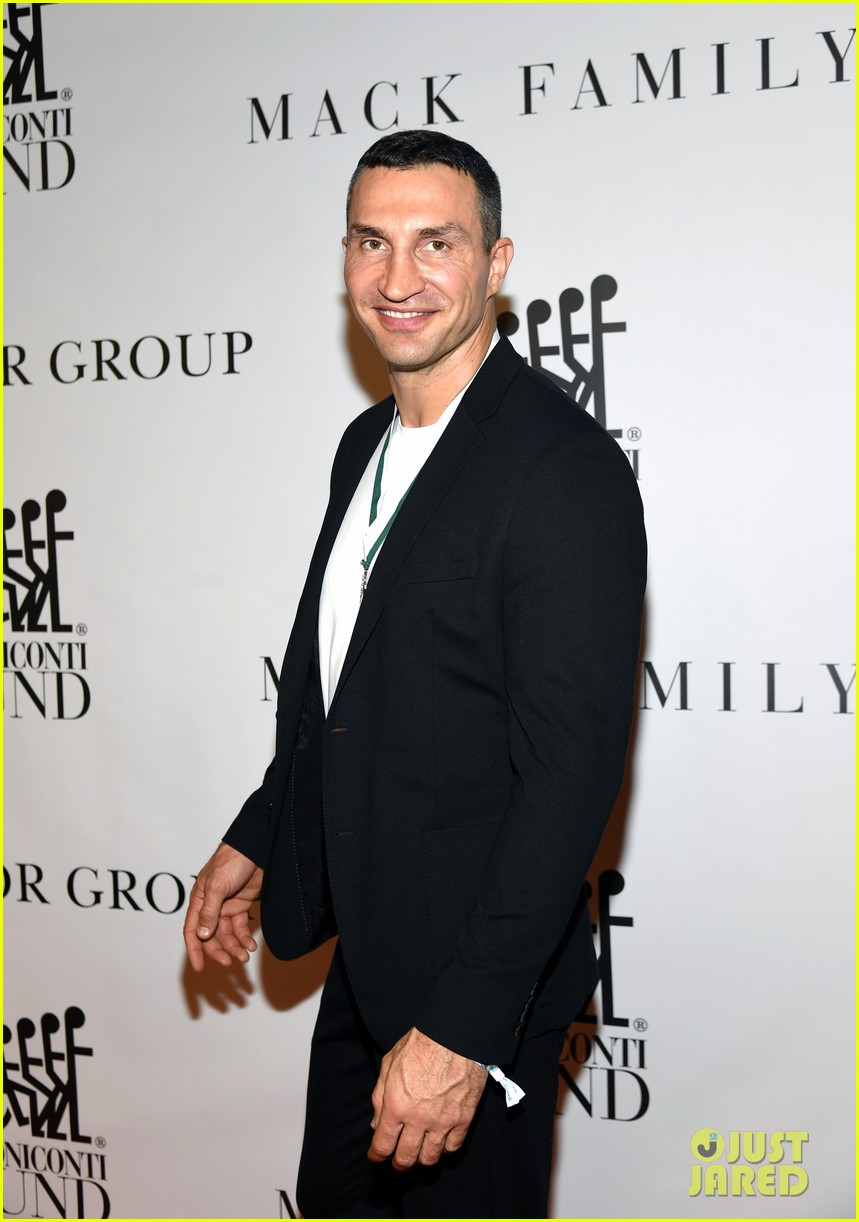 859x1222  Бывшая бывшая Владимир Кличко Хейдена Панеттьера была ее «чемпионом»