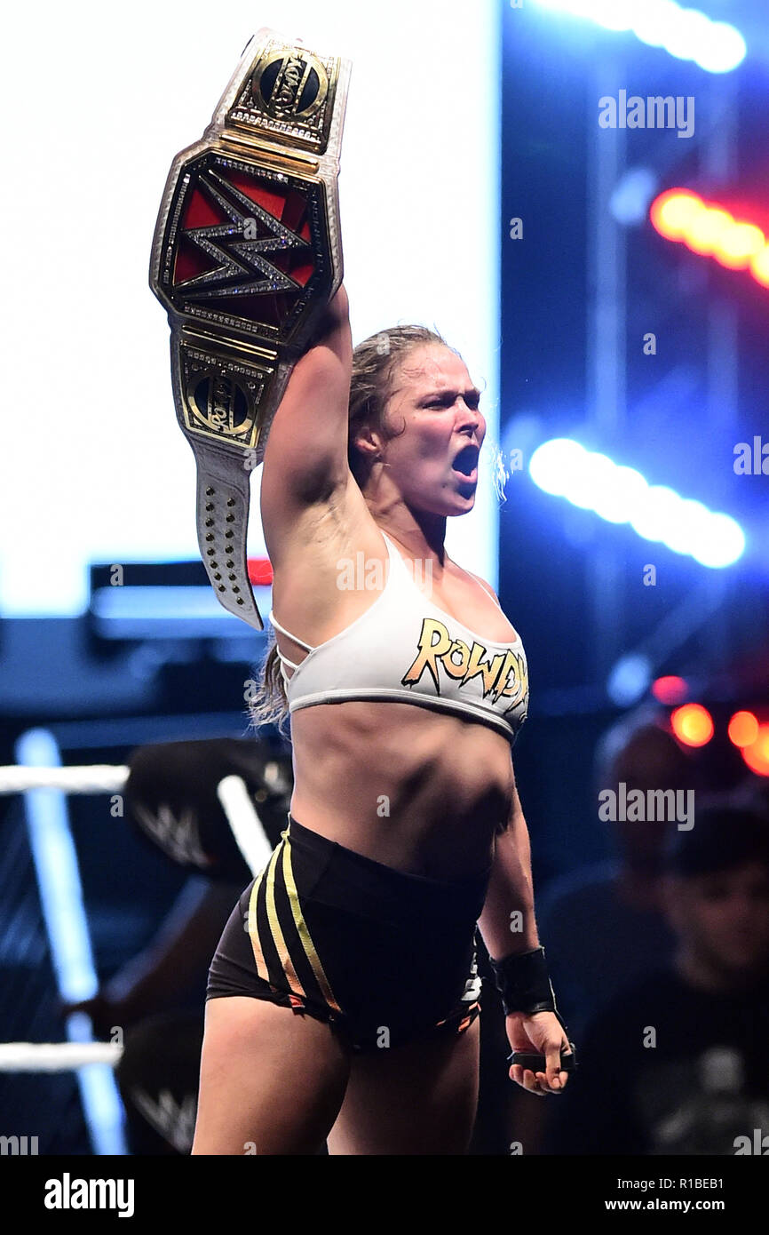 866x1390  Скачать схватки Ronda Rousey Wallpaper | Wallpapers.com