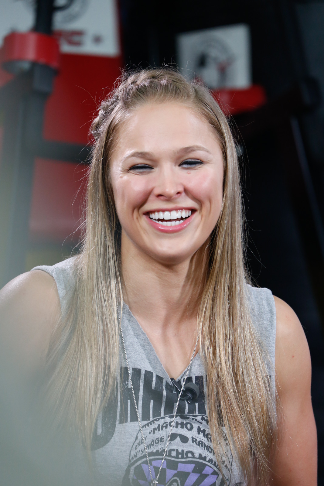 1067x1600  Ronda Rousey HD обои APK для Android скачать