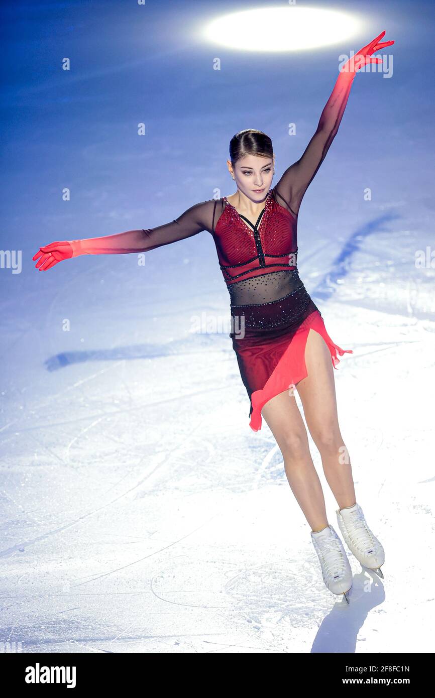 Алена Косторная обои на телефон