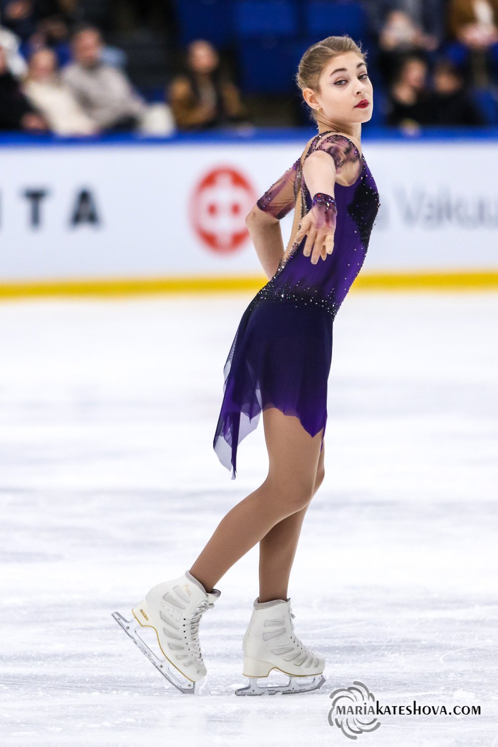 1000x1500  Алена Косторая | Четыре сезона: зима | Мода, сезоны, спортсмен