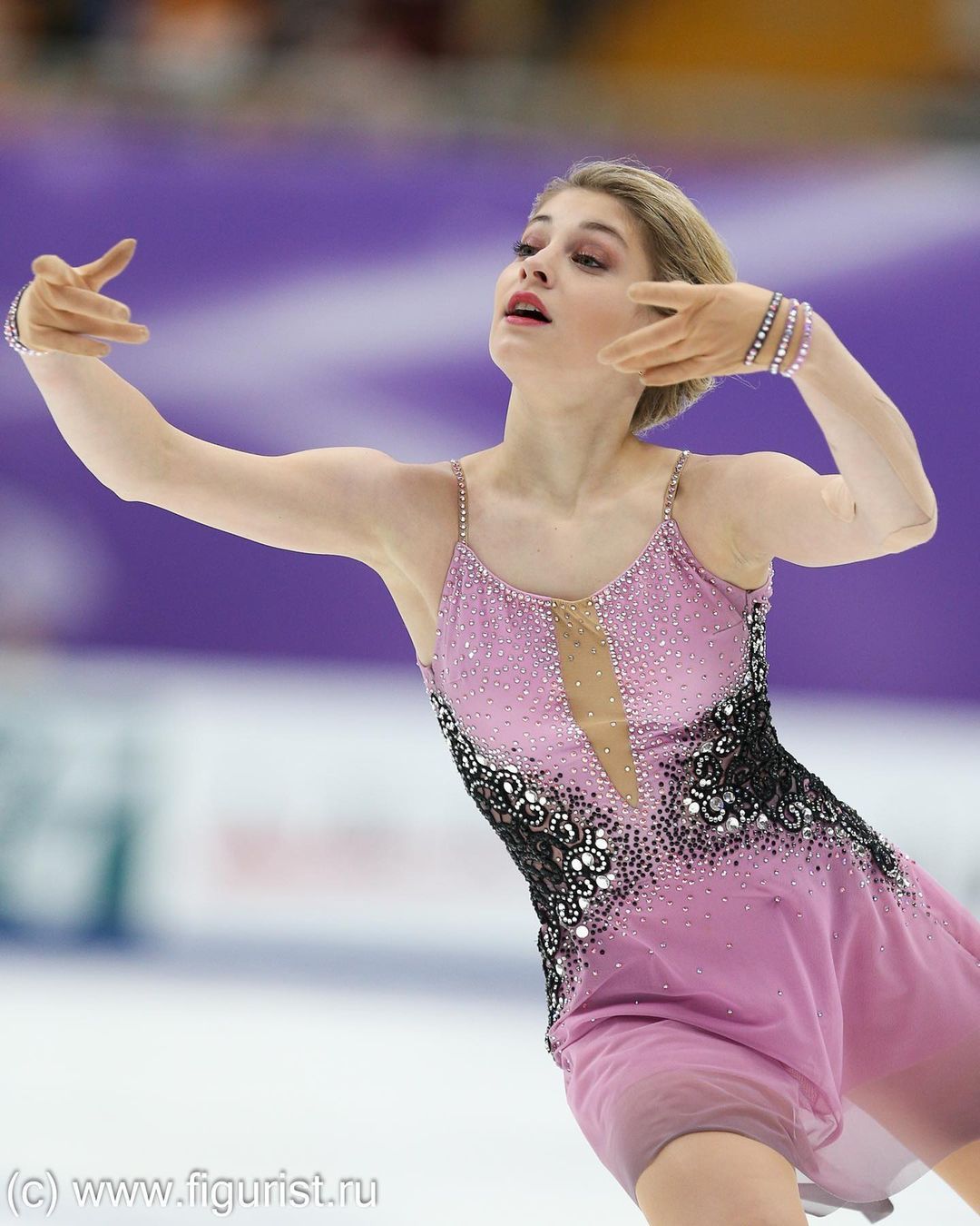 1080x1350  Ледяные виды спорта ISU Гран -при фигурного катания - Выставка Гала -Редакционная фотография - изображение зимы, Prix: 166387427